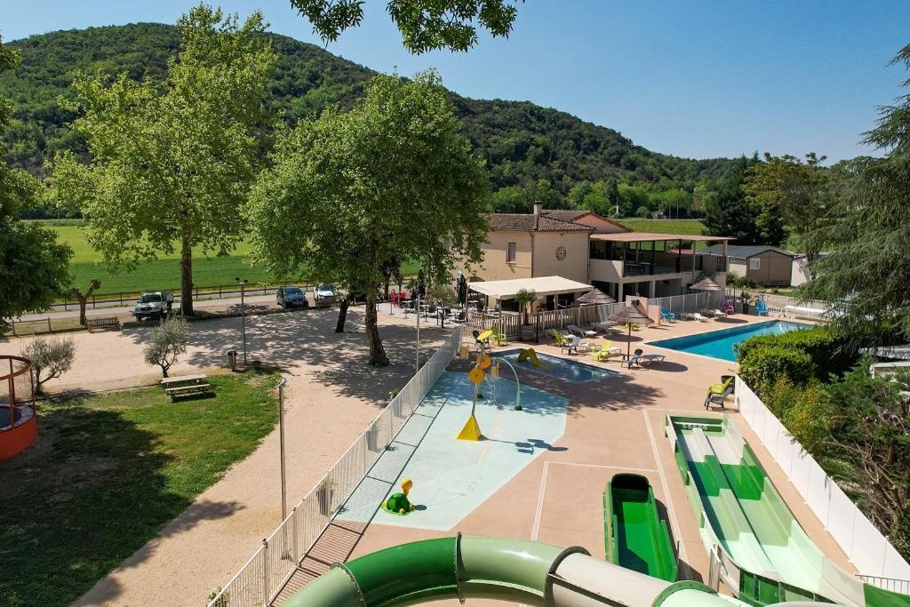Camping Le Chassezac Sampzon Extérieur photo
